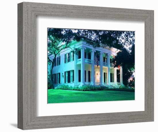 The Governor's Mansion is Shown August 30, 2000, in Austin, Texas-Harry Cabluck-Framed Photographic Print