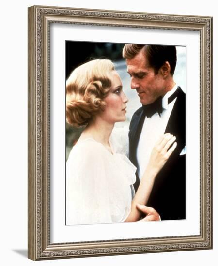 The Great Gatsby, Robert Redford, Mia Farrow, 1974-null-Framed Photo