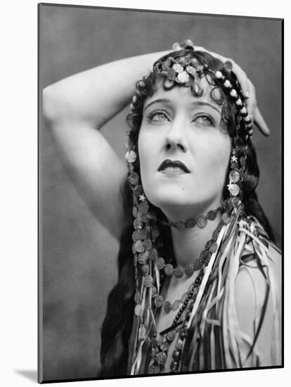 The Great Moment, Gloria Swanson, 1921-null-Mounted Photo