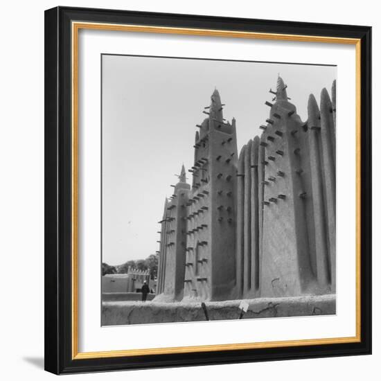 The Great mosque at Djenne-Werner Forman-Framed Giclee Print