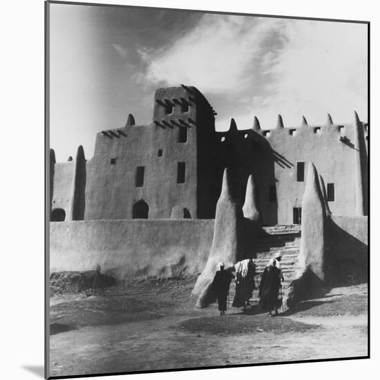 The Great mosque at Djenne-Werner Forman-Mounted Giclee Print