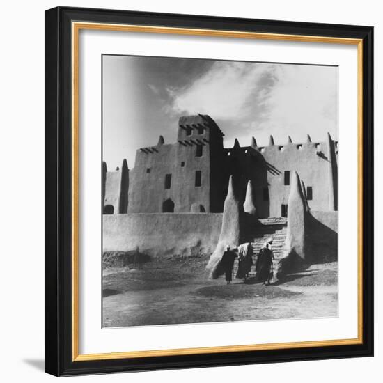 The Great mosque at Djenne-Werner Forman-Framed Giclee Print