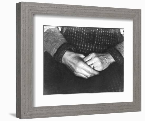 The Hands of Assunta Modotti, San Francisco, 1923-Tina Modotti-Framed Photographic Print