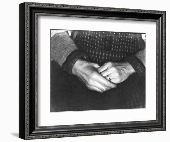 The Hands of Assunta Modotti, San Francisco, 1923-Tina Modotti-Framed Photographic Print