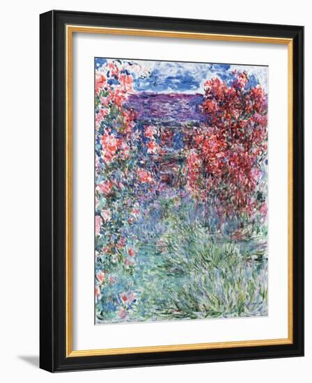 The House at Giverny Under the Roses, 1925-Claude Monet-Framed Giclee Print