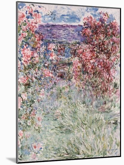 The House in the Roses, 1925-Claude Monet-Mounted Giclee Print