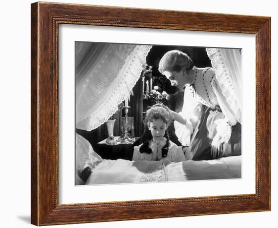 The Innocents, Pamela Franklin, Deborah Kerr, 1961-null-Framed Photo