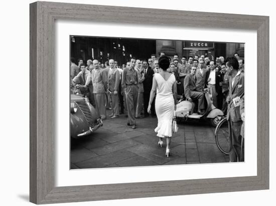 The Italians Turn, Milan 1954-Mario de Biasi-Framed Premium Giclee Print