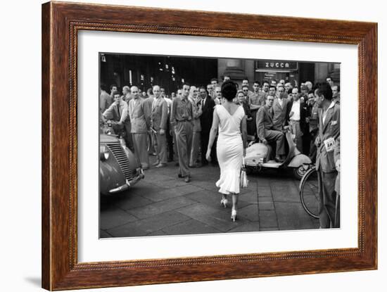 The Italians Turn, Milan 1954-Mario de Biasi-Framed Premium Giclee Print