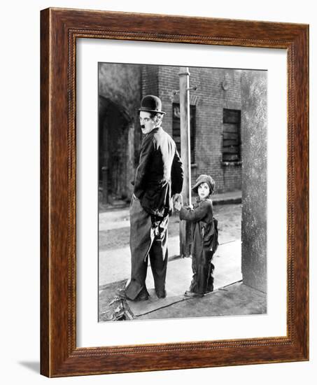 The Kid, Charles Chaplin, Jackie Coogan, 1921-null-Framed Photo