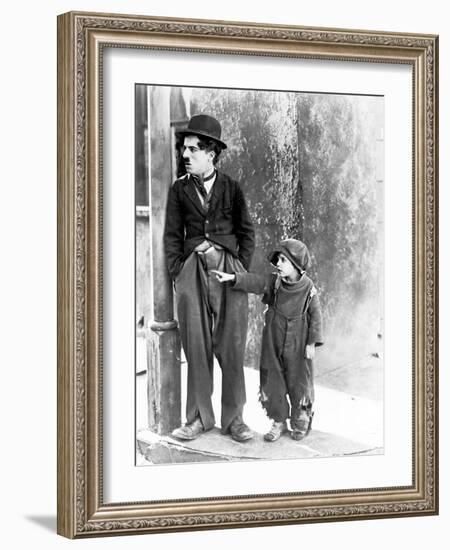 The Kid, Charles Chaplin, Jackie Coogan, 1921-null-Framed Photo