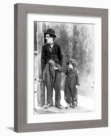 The Kid, Charles Chaplin, Jackie Coogan, 1921-null-Framed Photo