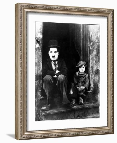 The Kid, Charlie Chaplin, Jackie Coogan, 1921-null-Framed Photographic Print