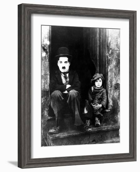 The Kid, Charlie Chaplin, Jackie Coogan, 1921-null-Framed Photographic Print