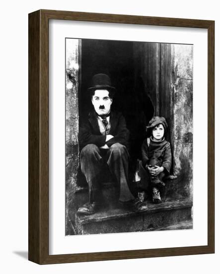 The Kid, Charlie Chaplin, Jackie Coogan, 1921-null-Framed Photographic Print