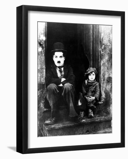 The Kid, Charlie Chaplin, Jackie Coogan, 1921-null-Framed Photographic Print