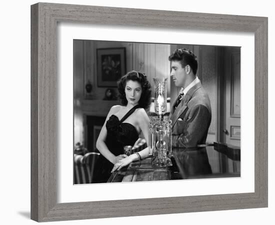 THE KILLERS, 1946 directed by ROBERT SIODMAK Ava Gardner / Burt Lancaster (b/w photo)-null-Framed Photo