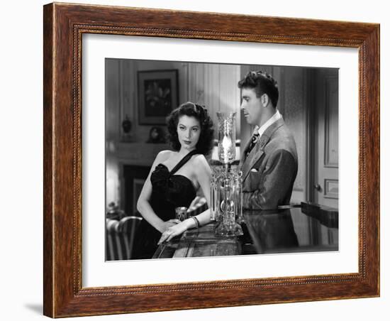 THE KILLERS, 1946 directed by ROBERT SIODMAK Ava Gardner / Burt Lancaster (b/w photo)-null-Framed Photo