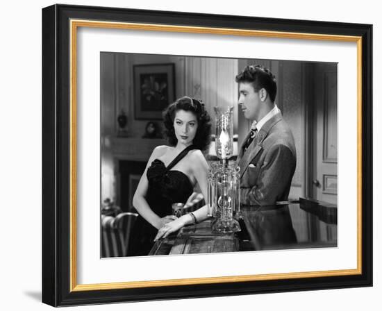 THE KILLERS, 1946 directed by ROBERT SIODMAK Ava Gardner / Burt Lancaster (b/w photo)-null-Framed Photo