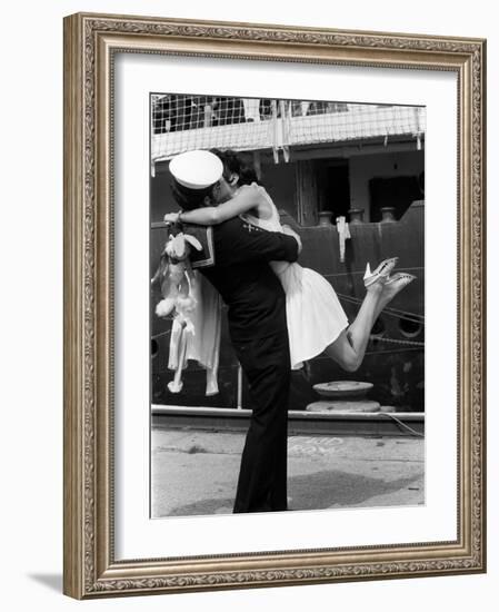 The Kiss-null-Framed Photographic Print