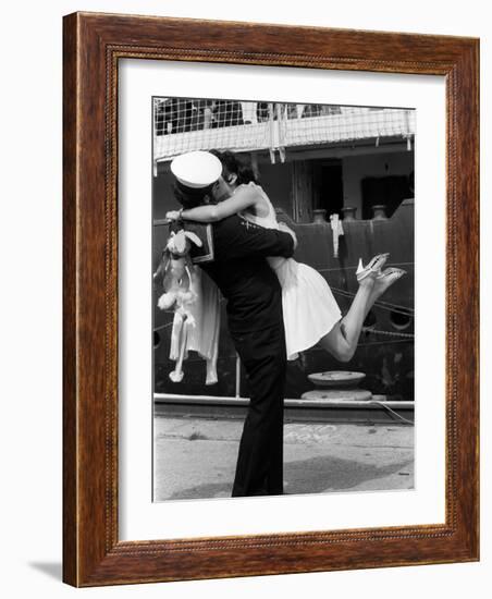 The Kiss-null-Framed Photographic Print