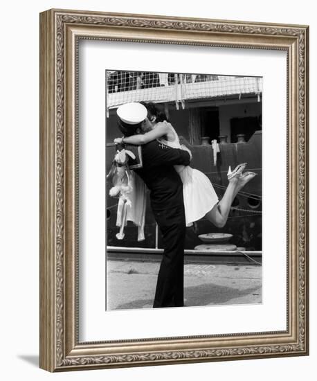 The Kiss-null-Framed Photographic Print