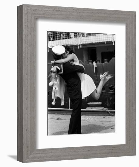 The Kiss-null-Framed Photographic Print