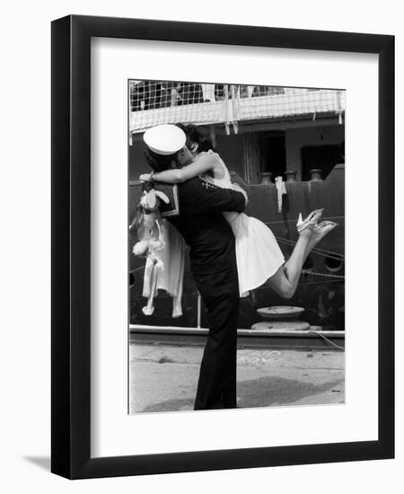 The Kiss-null-Framed Photographic Print