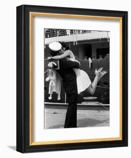 The Kiss-null-Framed Photographic Print