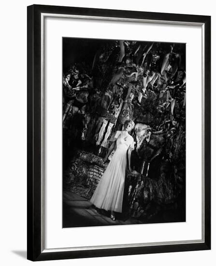 The Lady from Shanghai, 1947-null-Framed Photographic Print