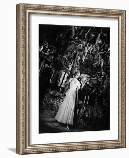 The Lady from Shanghai, 1947-null-Framed Photographic Print