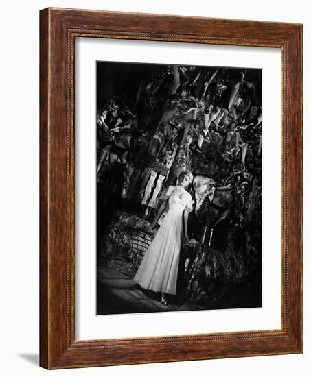 The Lady from Shanghai, 1947-null-Framed Photographic Print