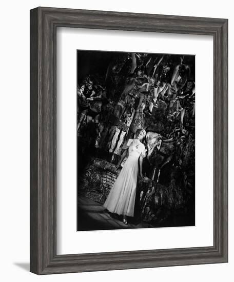 The Lady from Shanghai, 1947-null-Framed Photographic Print