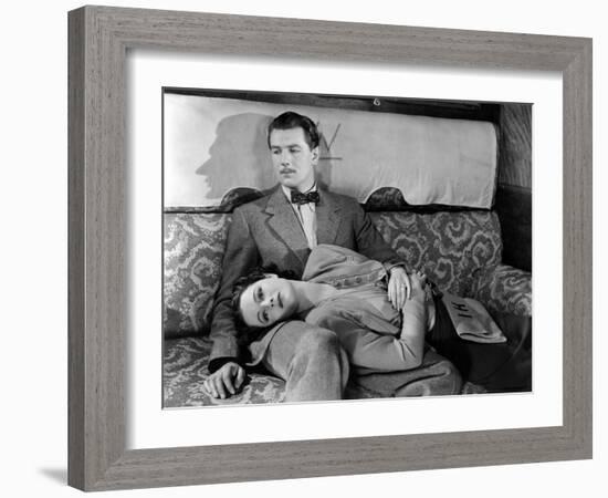 The Lady Vanishes, Michael Redgrave, Margaret Lockwood, 1938-null-Framed Photo