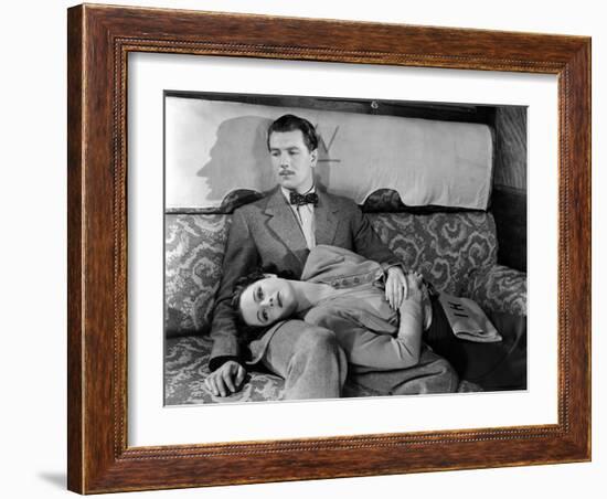 The Lady Vanishes, Michael Redgrave, Margaret Lockwood, 1938-null-Framed Photo