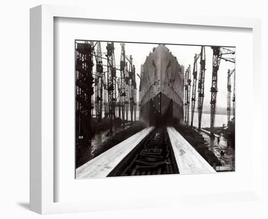 The Launch of the Ship the Queen Mary-null-Framed Photographic Print