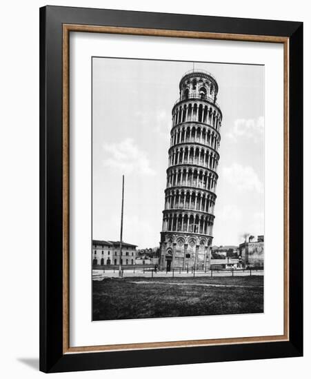 The Leaning Tower of Pisa Photograph - Pisa, Italy-Lantern Press-Framed Art Print