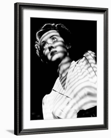 The Letter, Bette Davis, 1940-null-Framed Photo