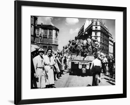 The Liberation of Paris, August 1944-null-Framed Photographic Print