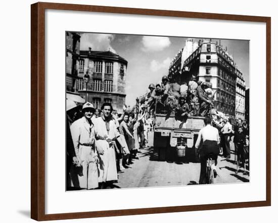 The Liberation of Paris, August 1944-null-Framed Photographic Print