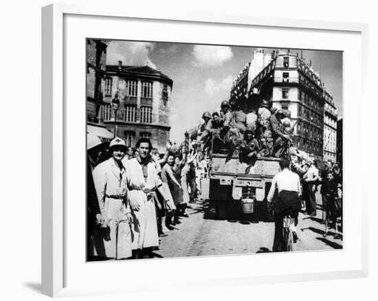 The Liberation of Paris, August 1944-null-Framed Photographic Print