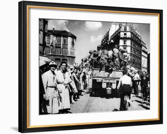 The Liberation of Paris, August 1944-null-Framed Photographic Print