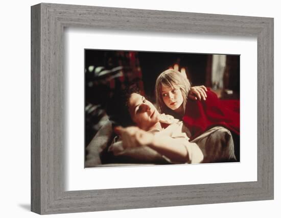 THE LITTLE GIRL WHO LIVES DOWN THE LANE, 1976 directed by Nicolas Gessner with Jodie Foster and Sco-null-Framed Photo