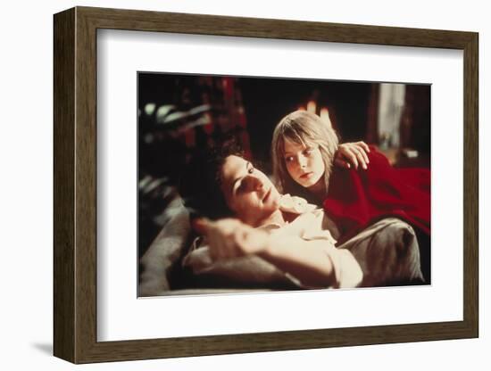 THE LITTLE GIRL WHO LIVES DOWN THE LANE, 1976 directed by Nicolas Gessner with Jodie Foster and Sco-null-Framed Photo