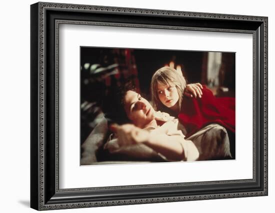 THE LITTLE GIRL WHO LIVES DOWN THE LANE, 1976 directed by Nicolas Gessner with Jodie Foster and Sco-null-Framed Photo