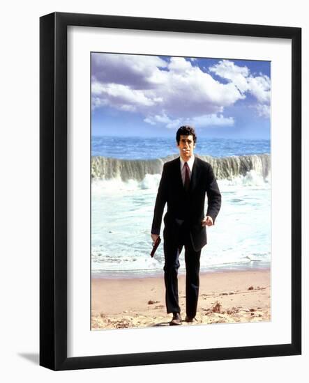 The Long Goodbye, Elliott Gould, 1973-null-Framed Photo