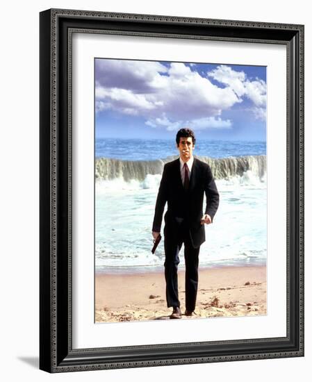 The Long Goodbye, Elliott Gould, 1973-null-Framed Photo