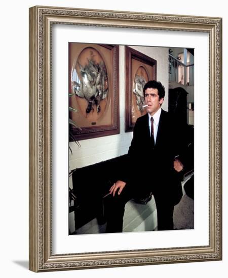 The Long Goodbye, Elliott Gould, 1973-null-Framed Photo