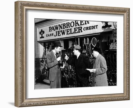 The Lost Weekend, Ray Milland, Lester Sharpe, Bertram Warburgh, 1945-null-Framed Photo