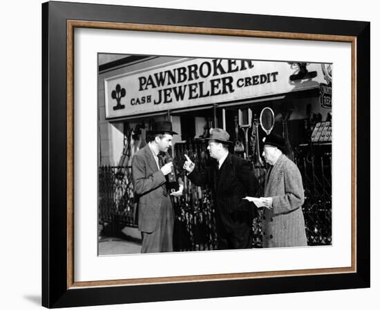 The Lost Weekend, Ray Milland, Lester Sharpe, Bertram Warburgh, 1945-null-Framed Photo